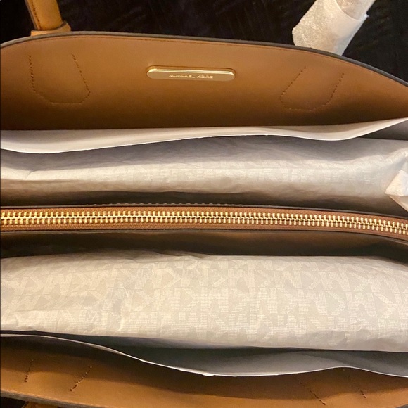 Michael Kors Tote - Picture 5 of 5